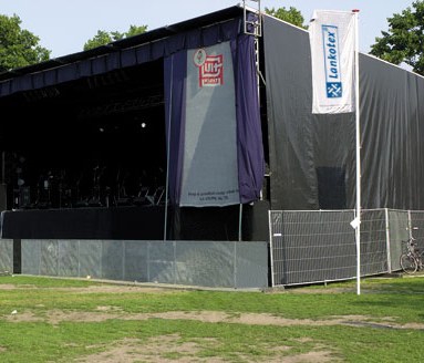 Bühnenverkleidung-Bühnengaze Stagenet Sichtschutz B1 schwarz 3m x 6m 